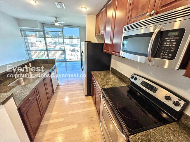 Building Photo - Modern Downtown Richmond 1BR Condo with In...