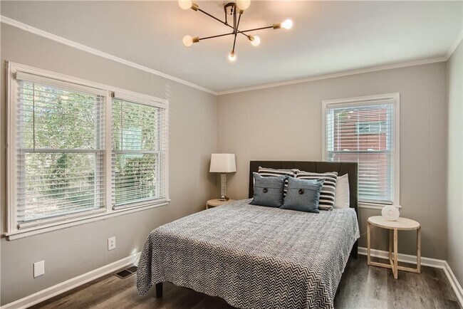 Building Photo - 2339 Ben Hill Rd