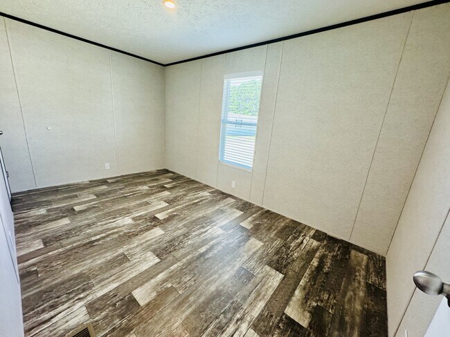 Building Photo - 123 Blissful Ct