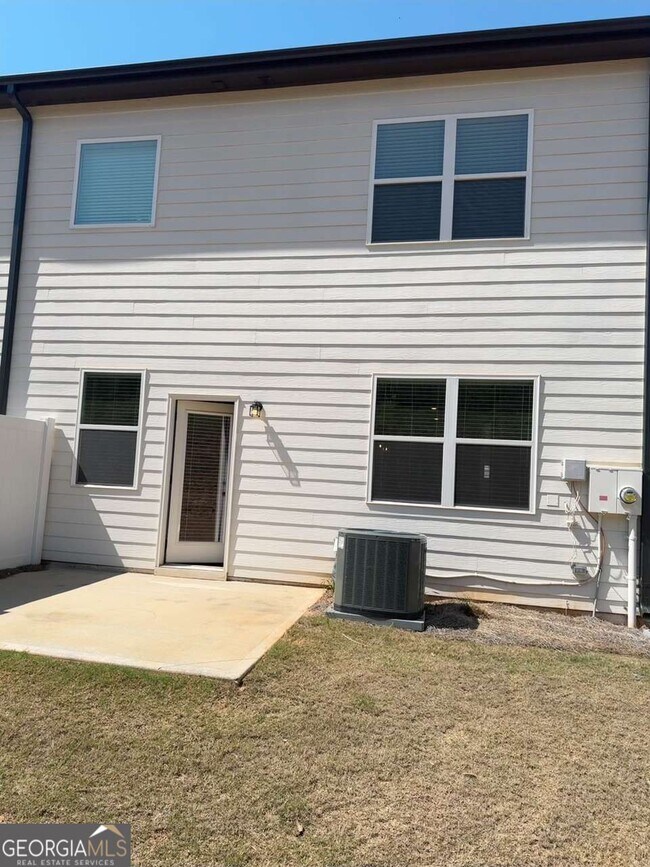 Building Photo - 4695 Cypress Pk Dr