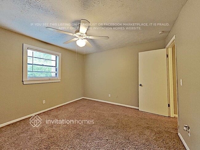 Building Photo - 13907 Hayward Pl