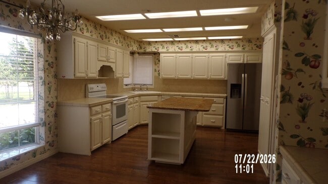 Building Photo - Fantastic home located in Wyatt Acres