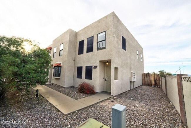 Building Photo - 2190 N 1st Ave