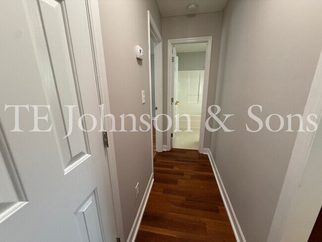 Building Photo - Spacious 3 Bedroom Home with Primary Suite on Main Level in Camden Forest