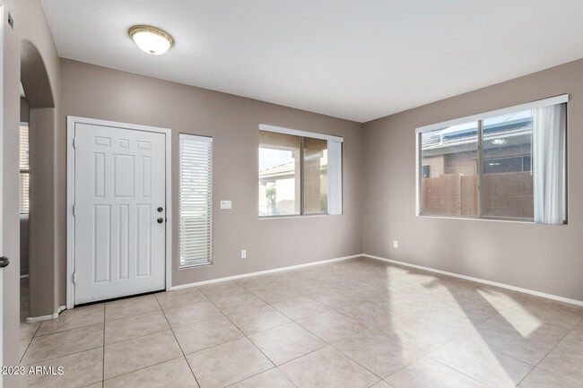 Building Photo - 40747 W Robbins Dr