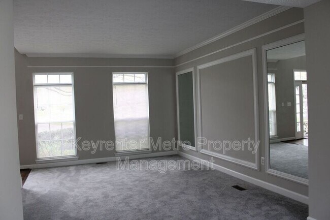 Building Photo - 1614 Albert Dr
