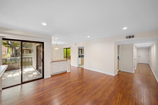 Building Photo - 1166 Rosedale Ave