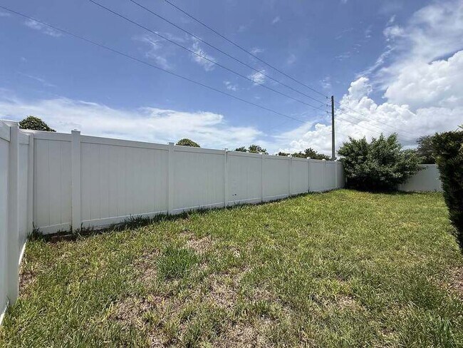 Building Photo - 8222 Willow Beach Dr