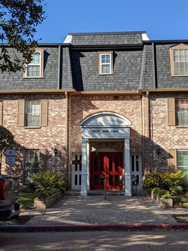 Building Photo - 351 N Post Oak Ln