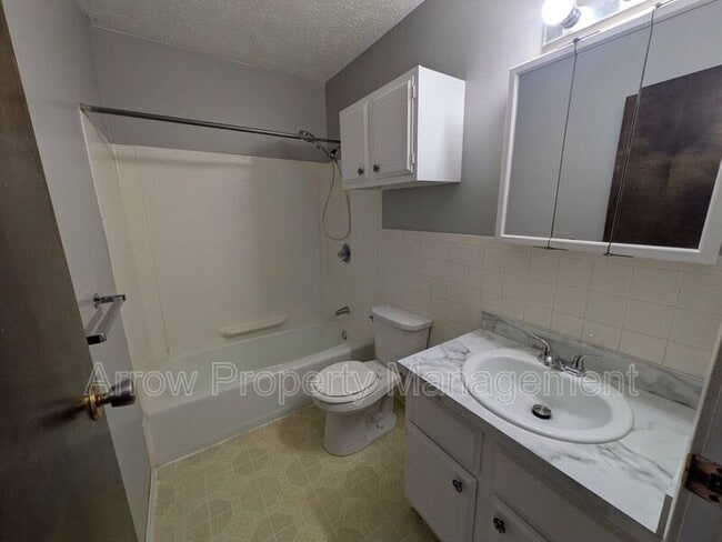 Building Photo - 1725 N Iowa Ave