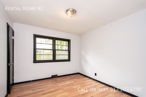 Building Photo - 5240 Barton-