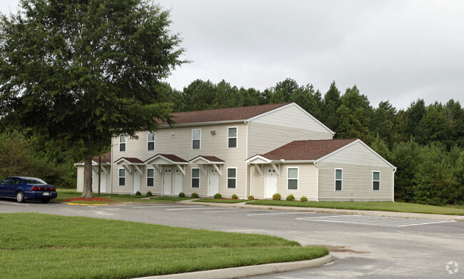 Building Photo - Chuckatuck Square