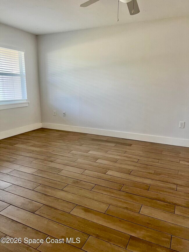 Building Photo - 121 3rd Ave