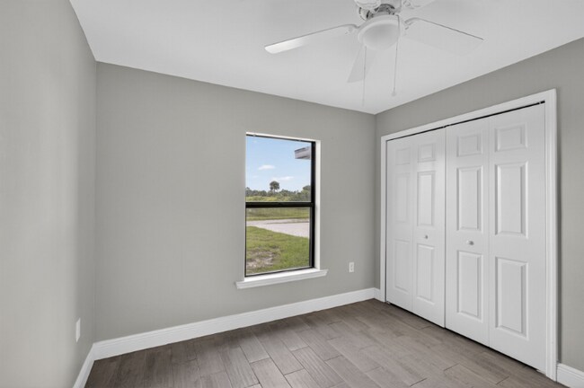 Building Photo - 839 Bedford Dr