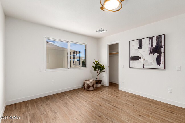 Building Photo - 9339 W Spanish Moss Ln
