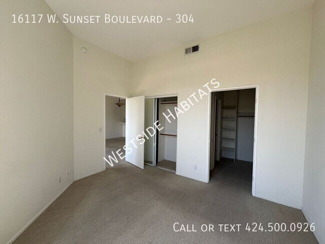 Building Photo - 16117 W Sunset Blvd