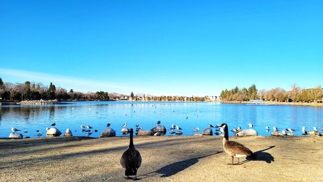 Building Photo - Beautiful, Very Large 2 Bedroom with Garage, Fireplace, Balcony & A/C Near Washoe Golf Course