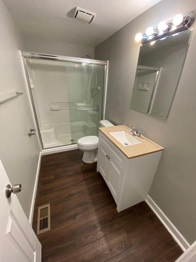 Building Photo - 5009 Cherry Creek Pkwy S