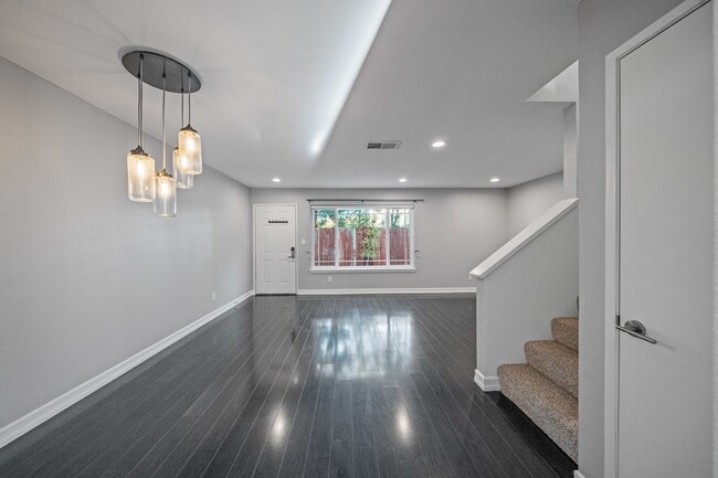 Building Photo - North Park 3 bd / 2.5 ba 2-story Townhome w/Private Patio Yard, Parking,  + More! Available Now