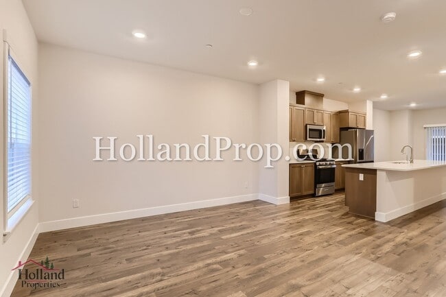 Building Photo - 15974 NW Hosmer Ln