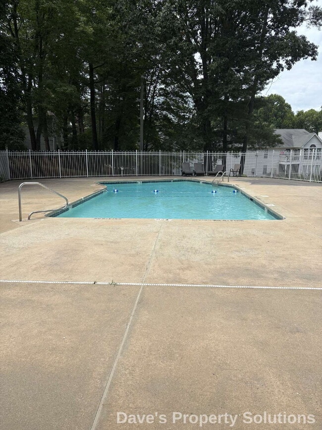 Building Photo - 617 Balfour Rd