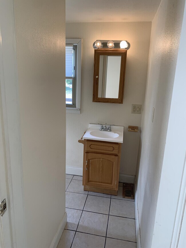 Building Photo - 500 S Lincoln St