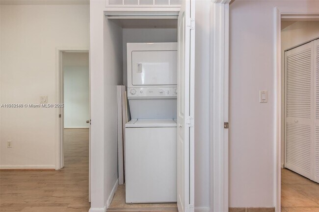 Building Photo - 7350 SW 89th St