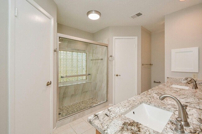 Building Photo - 2119 Landcircle Ct