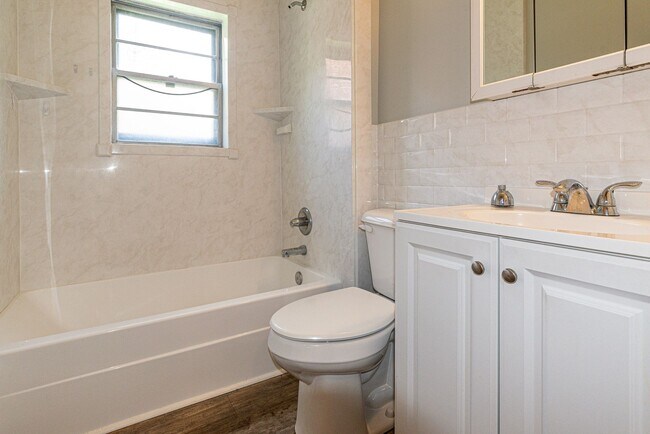 Building Photo - 2728 Riedling Dr