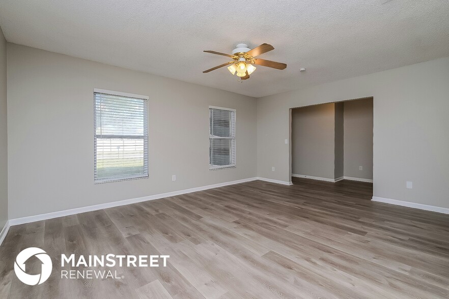 Building Photo - 13903 Briardale Ln