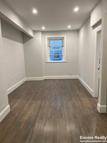 Building Photo - 108 Jersey St