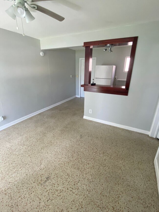 Building Photo - 711 Gotham Ct