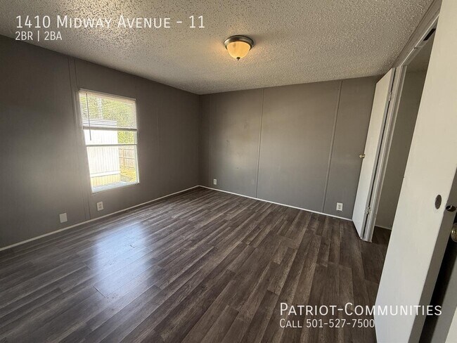 Building Photo - 1410 Midway Ave
