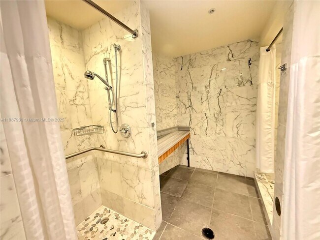 Building Photo - 253 NE 2nd St