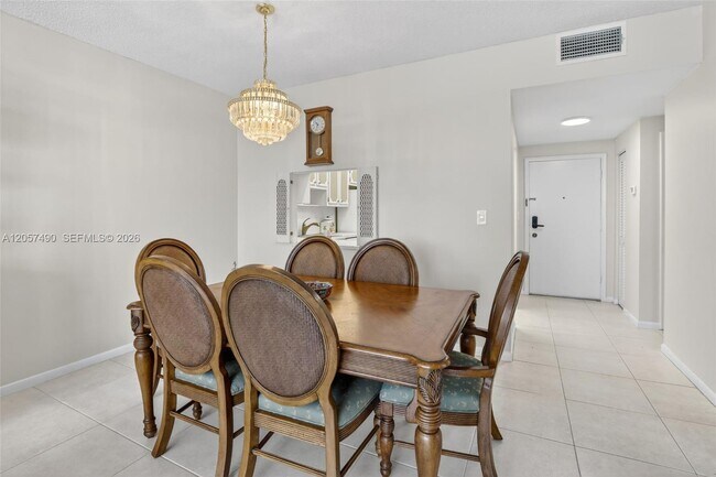 Building Photo - 1817 S Ocean Dr