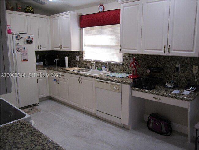 Building Photo - 9798 Casa Mar Dr