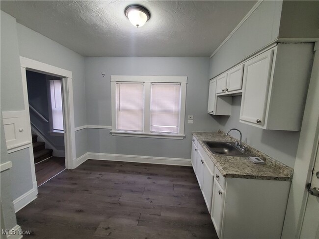 Building Photo - 13413 Durkee Ave