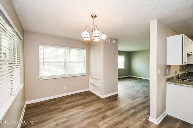 Building Photo - 4431 Telka Lynn Dr