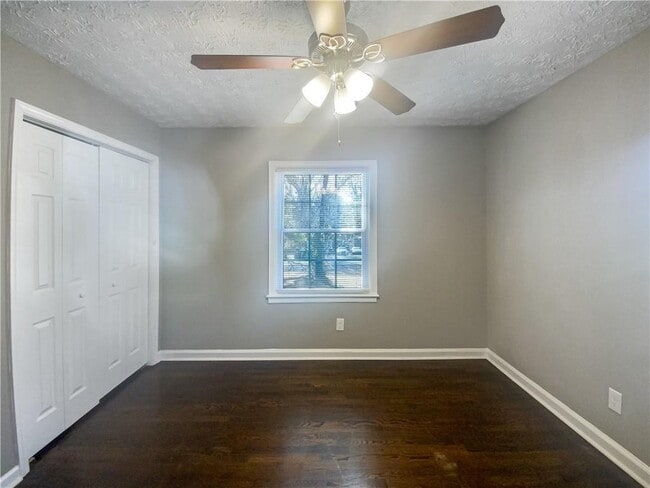 Building Photo - 3168 Canary Ct