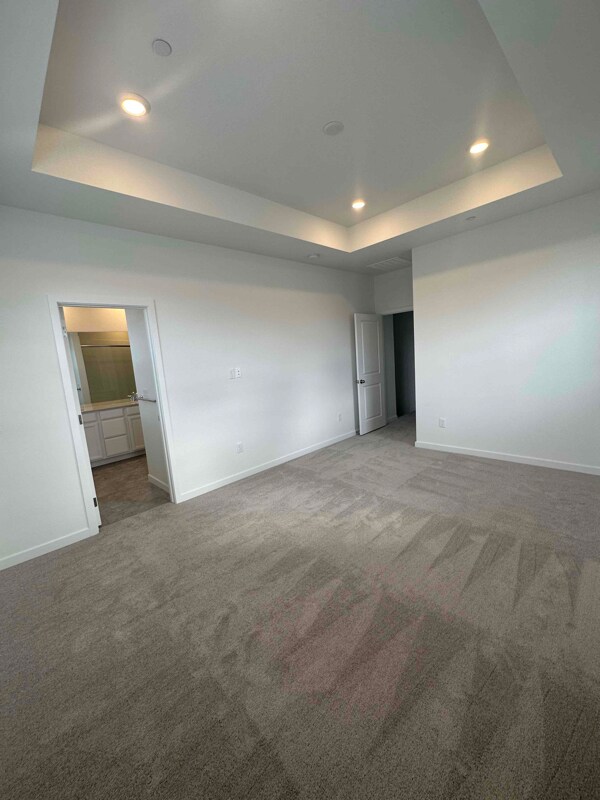 Building Photo - 5392 Euclid Dr