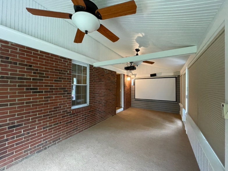 Building Photo - 3211 Creston Ct