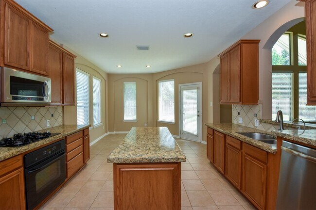 Building Photo - 21223 Pennshore Ln