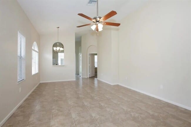 Building Photo - 2120 NE 37th Rd