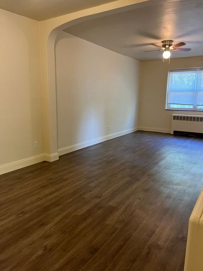 Building Photo - 414 E Lincoln Ave