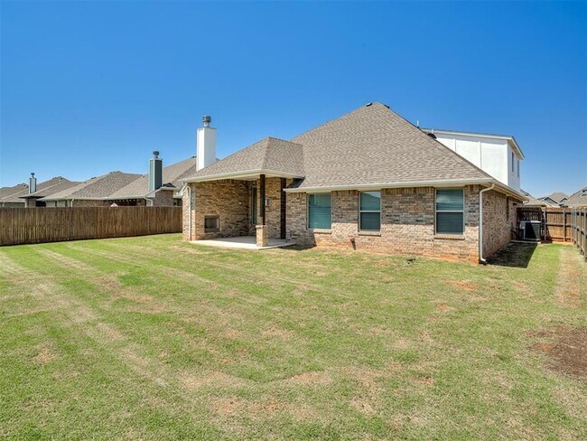Building Photo - 800 Bison Crossing Dr
