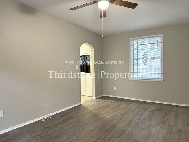 Building Photo - 435 Springfield Ct N