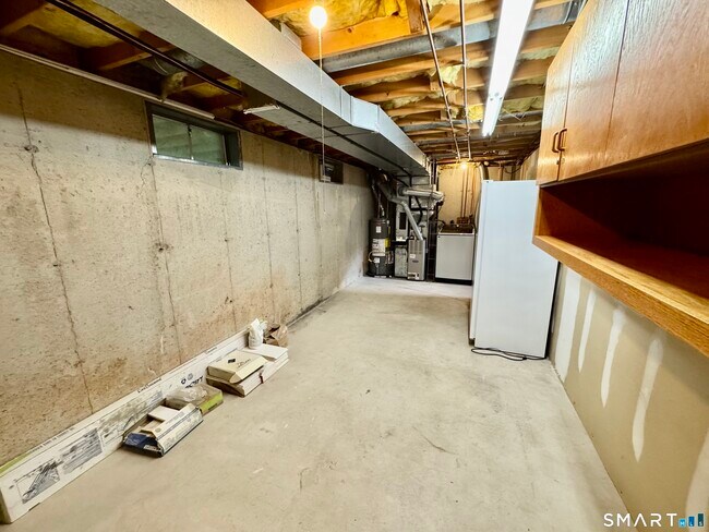 Building Photo - 58 Uplands Way