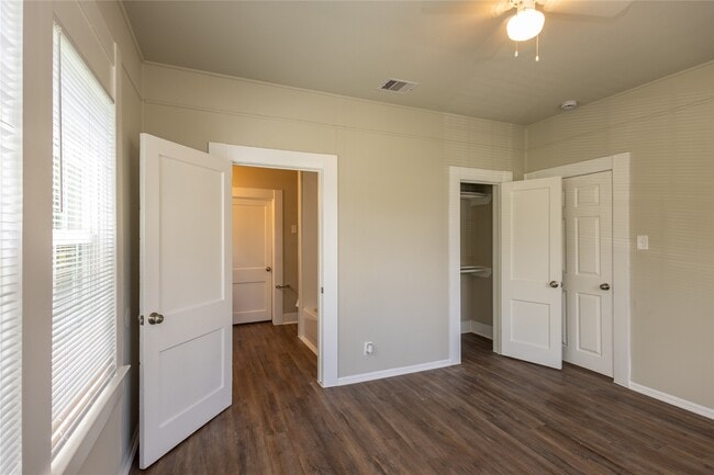 Building Photo - 4150 Brandon Ave