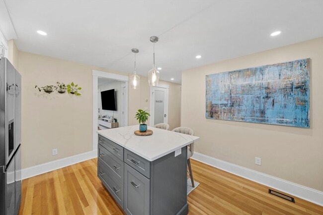 Building Photo - 57 Cook St