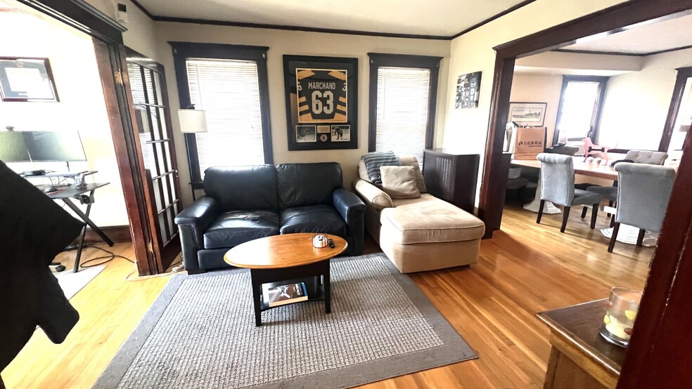 Primary Photo - 36 Willard Ave